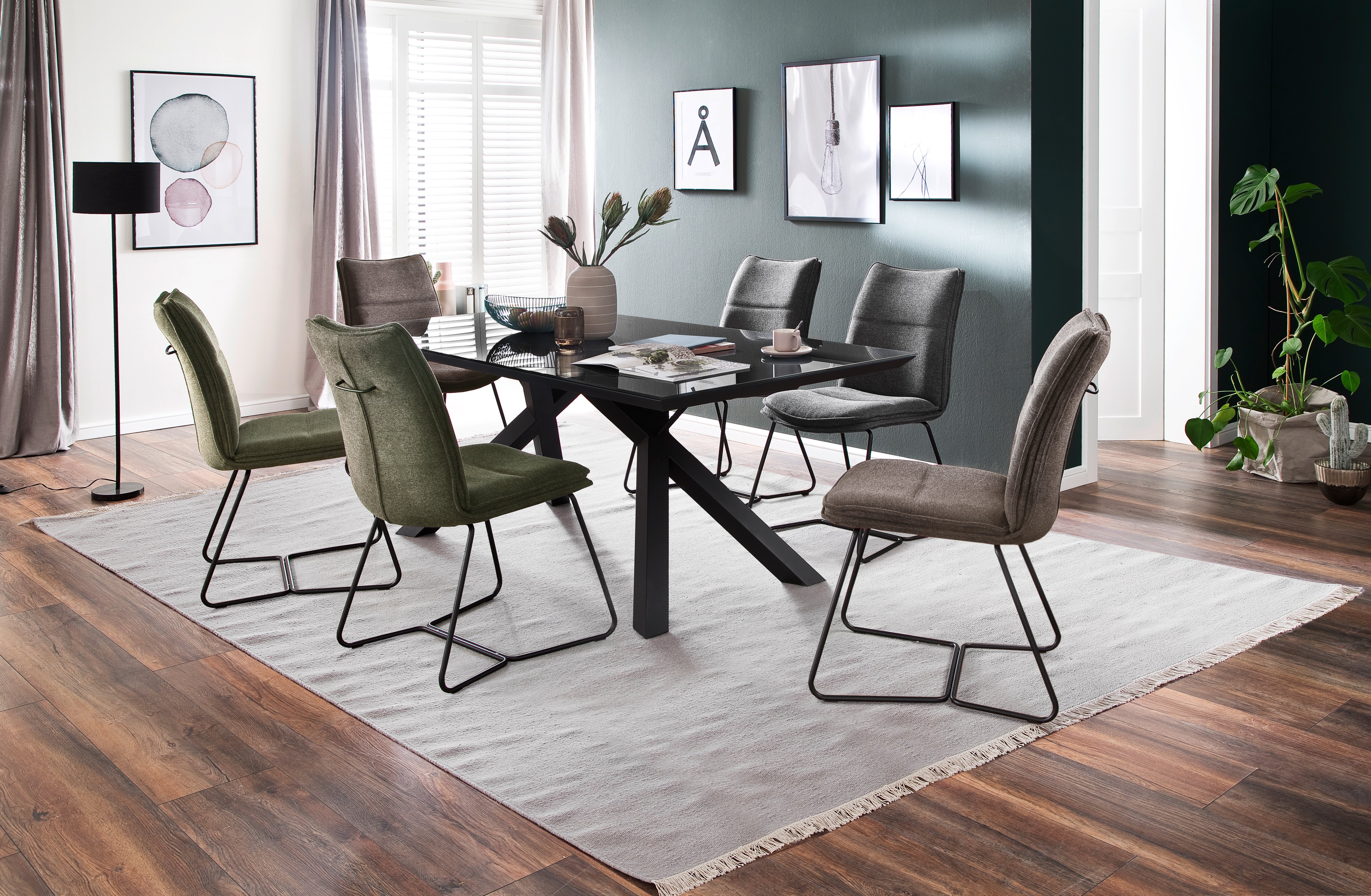 EVERETT Vierfußtisch